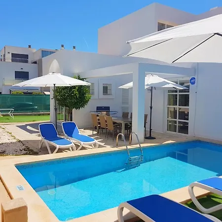 In Picafort, Nahe Playa De Muro, 4 X Schlafzimmer Mit Bad Holiday home