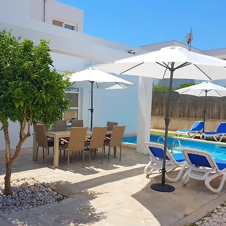 In Picafort, Nahe Playa De Muro, 4 X Schlafzimmer Mit Bad