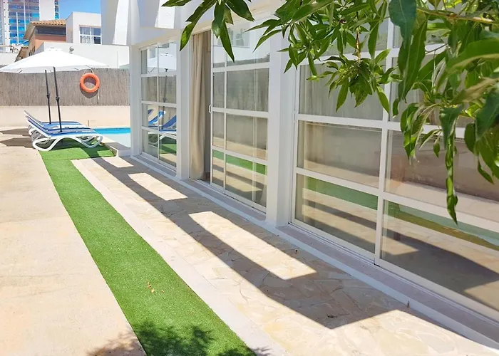 In Picafort, Nahe Playa De Muro, 4 X Schlafzimmer Mit Bad *